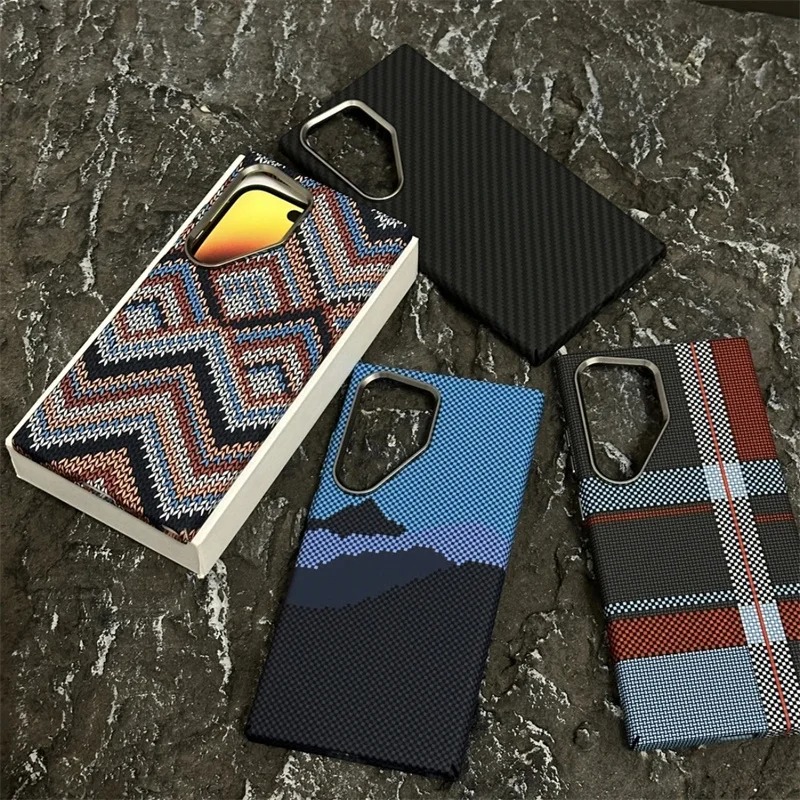 Carbon Fiber Magnetic Luminous Polycarbonate Phone Case for Samsung Series